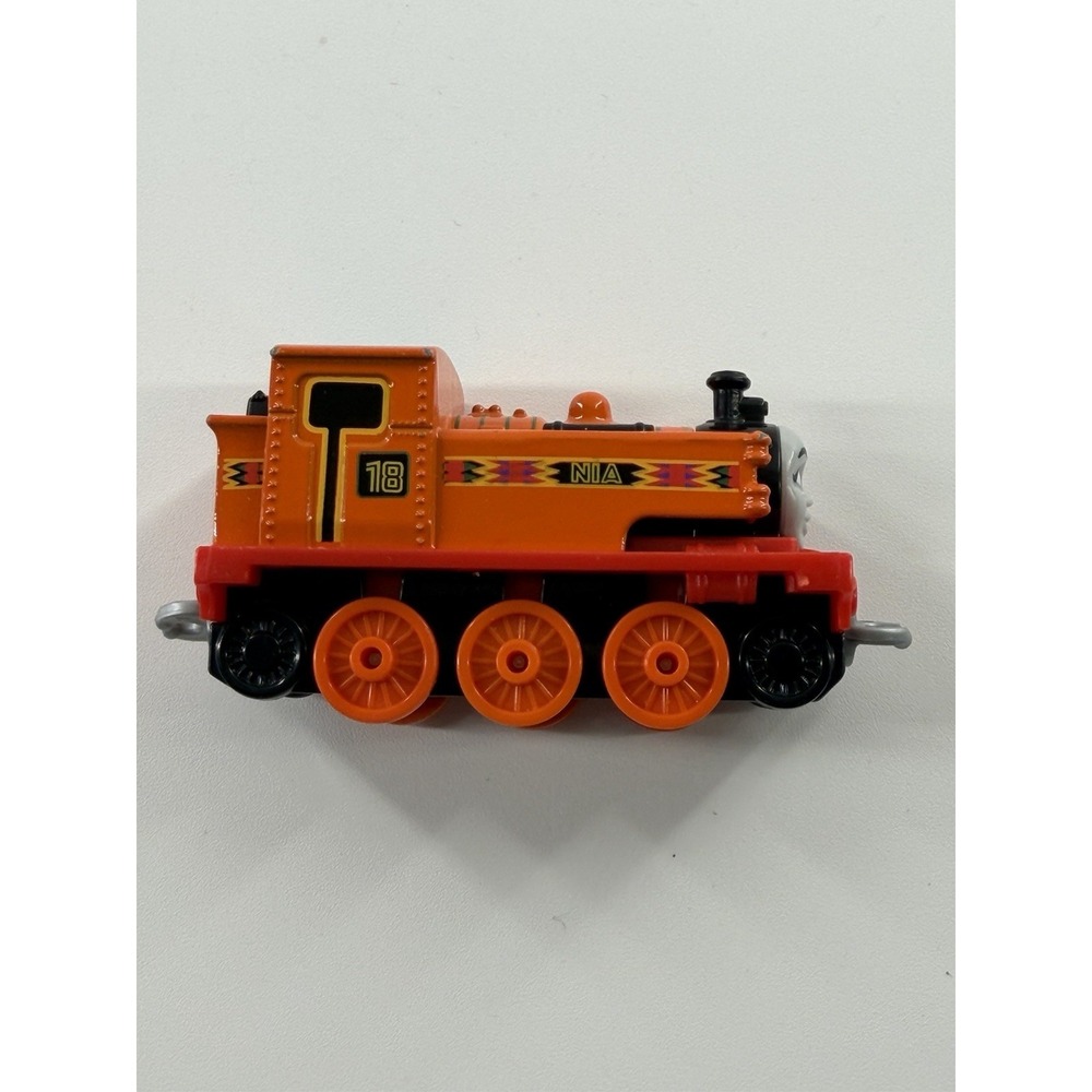 Thomas & Friends Nia #18 Push Along Train Engine Mattel 2013 Thailand - Picture 5 of 7